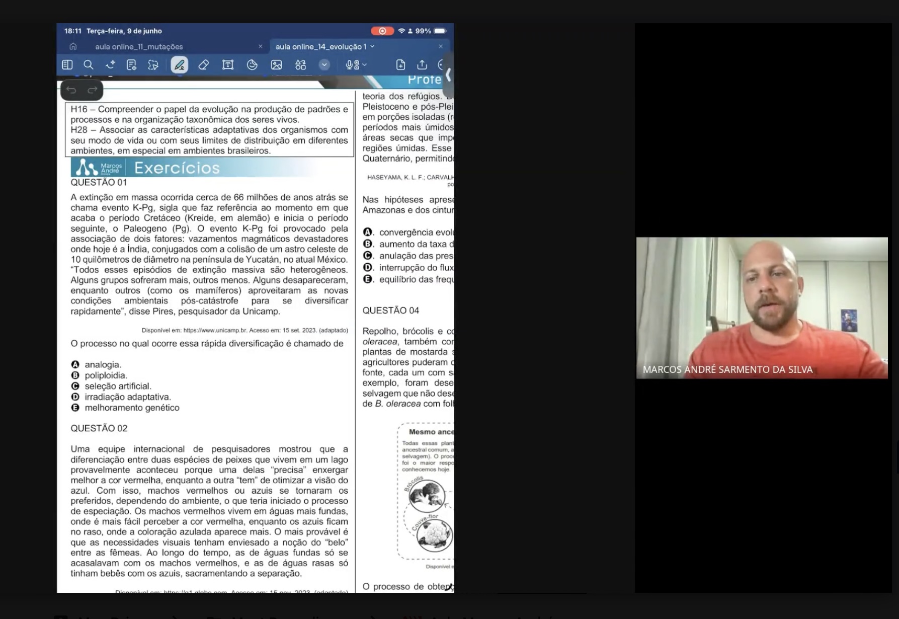 Tela real de uma aula ao vivo de resolução de questões, com Marcos André explicando uma questão de biologia